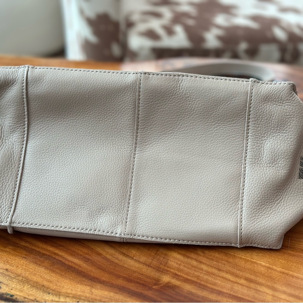 The Los Feliz Satchel Sand NWOT - Picture 4 of 5